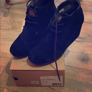TOMS Desert Wedge, Black Suede Size 7